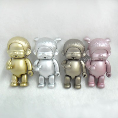 831750 Monchhichi 40th Anniversary  7cm Micro Plastic Figure - Gold 
