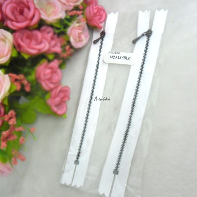12cm White Close End Zipper Black Metal Handle 2pcs NDA134BLK